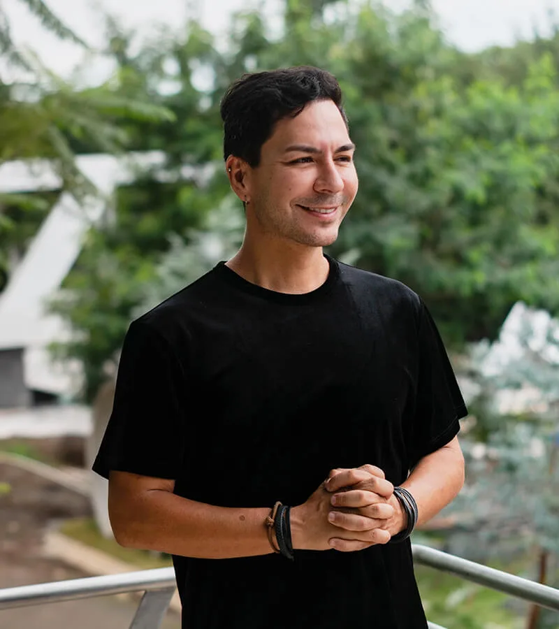 Portrait of Eric Bogantes